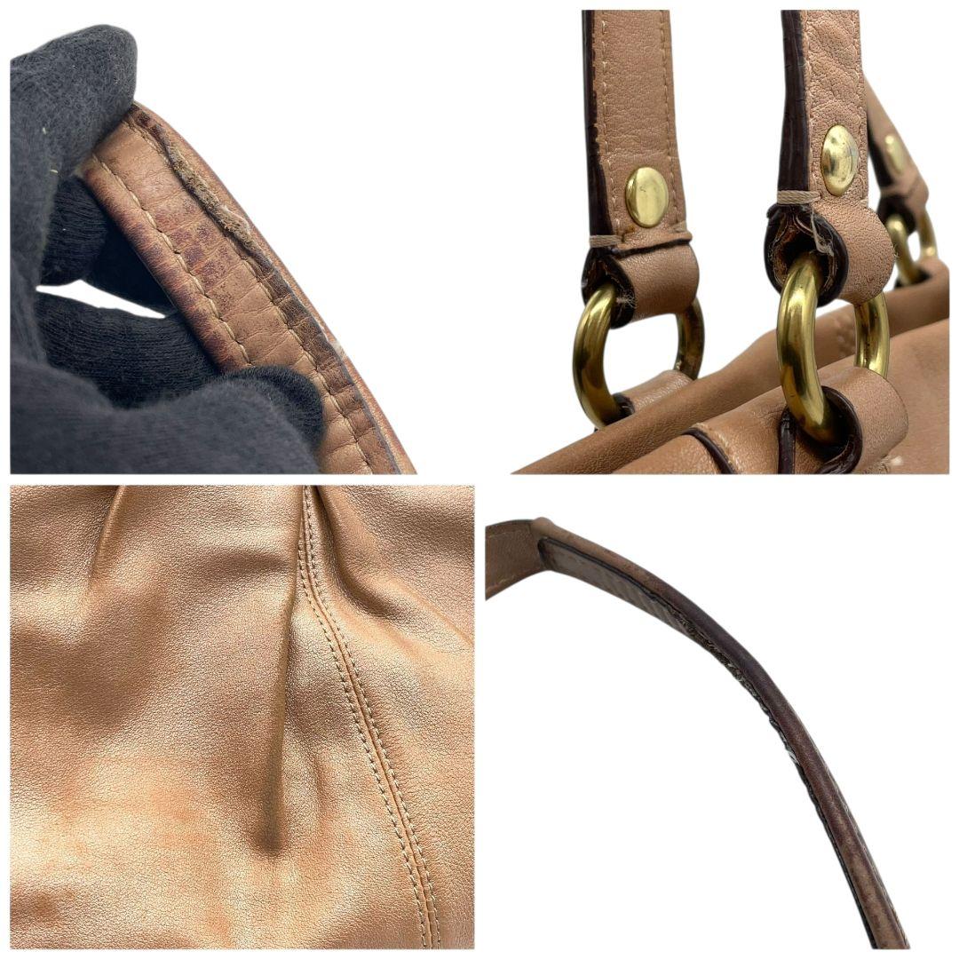 コーチ トートバッグ ベージュ ギャザー レザー 本革 2way ハンドバッグ ショルダーバッグ 斜め掛け可 ワンショルダー ゴールド金具 ロゴタグ チャーム付き COACH F15512