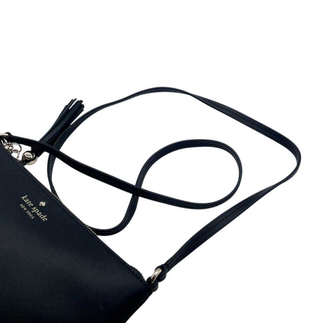 ケイトスペード　ショルダーバッグ　黒　ロゴ　レザー　斜め掛け可　u17　本革　ブラック　ゴールド金具　kate spade