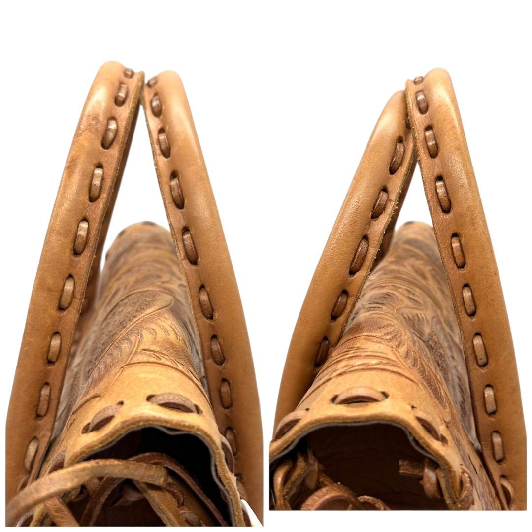 美品 カービングトライブス ハンドバッグ 茶 カービングバッグ 型押し レザー 本革 フラップ トートバッグ 自立可 ブラウン Carving Tribes H 上品デザイン オシャレ