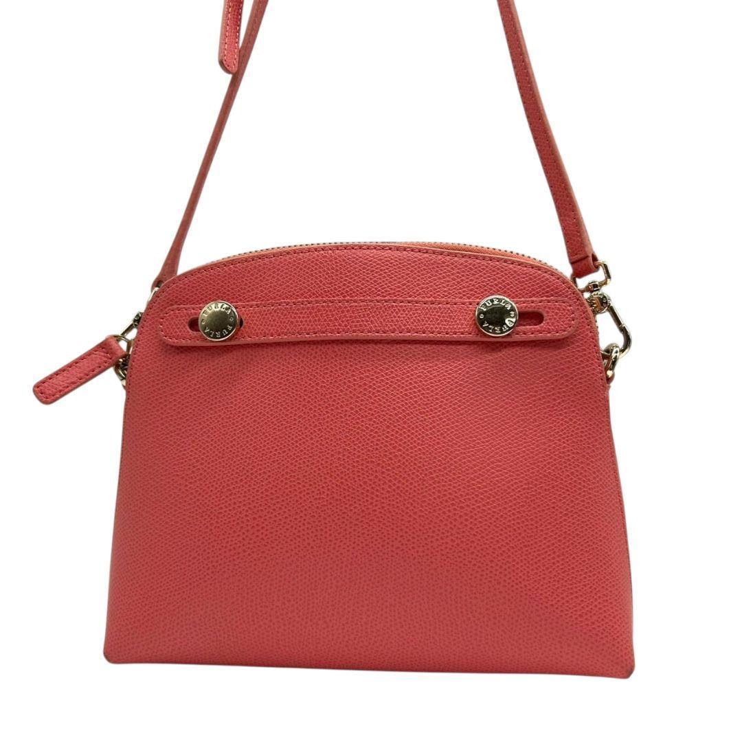 フルラ FURLA ショルダーバッグ 斜め掛け可 レッド コーラル レザー 本革 ロゴプレート ゴールド金具 s74 レディース