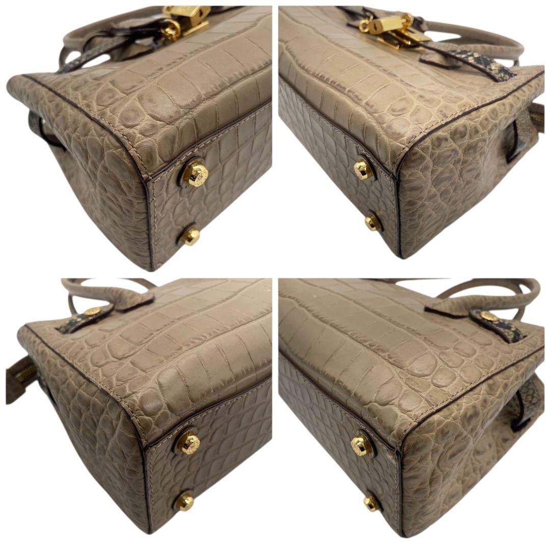 極美品　ココセリュックスゴールド　ハンドバッグ　ベージュ　型押しレザー　2way　トートバッグ　ショルダーバッグ　斜め掛け可　南京錠付き　本革　鍵付き　ロゴプレート　ゴールド金具