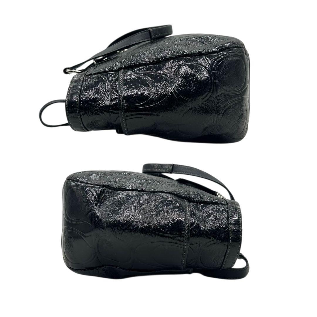 コーチ トートバッグ 黒 シグネチャー ワンショルダー エナメル レザー ハンドバッグ A4収納 肩掛け可 肩かけ可 ロゴプレート ロゴタグ チャーム付き シルバー金具 F19462 ブラック COACH s30