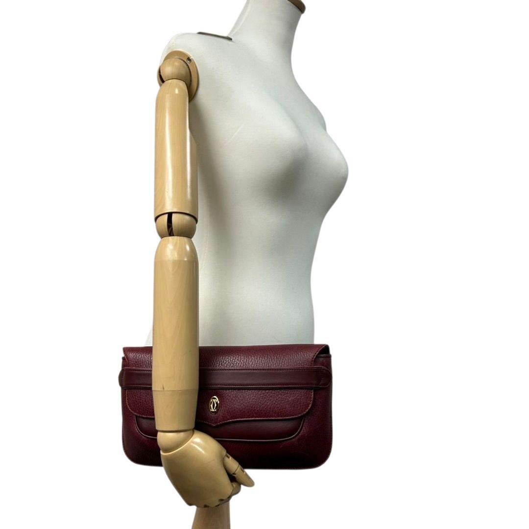 カルティエ マストライン セカンドバッグ 赤 Cロゴ フラップ クラッチバッグ レザー 本革 ボルドー ワインレッド ゴールド金具 ロゴプレート Cartier A6