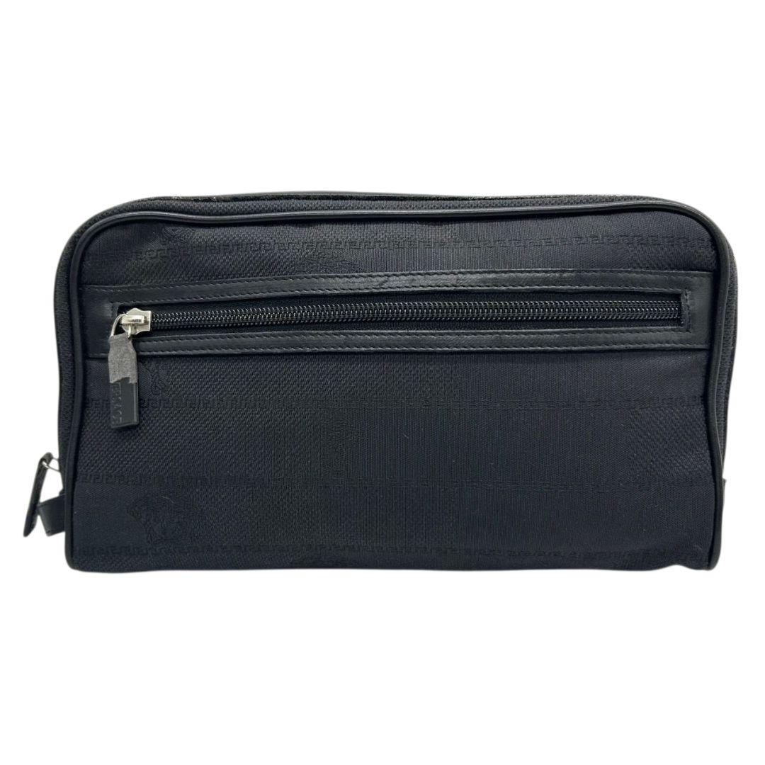 GIANNI VERSACE ジャンニヴェルサーチ セカンドバッグ クラッチ 黒 ブラック メデューサ 総柄 ナイロン ロゴ 自立可 シルバー金具 ブランドロゴ U9