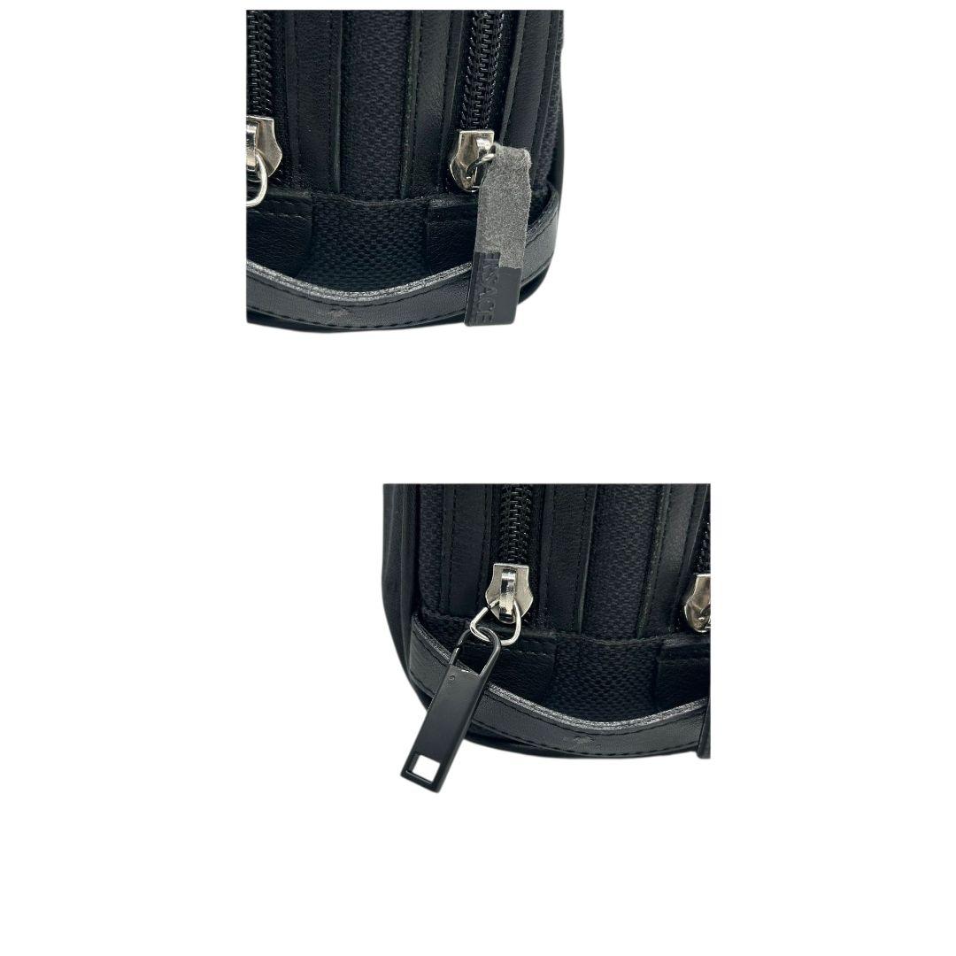 GIANNI VERSACE ジャンニヴェルサーチ セカンドバッグ クラッチ 黒 ブラック メデューサ 総柄 ナイロン ロゴ 自立可 シルバー金具 ブランドロゴ U9