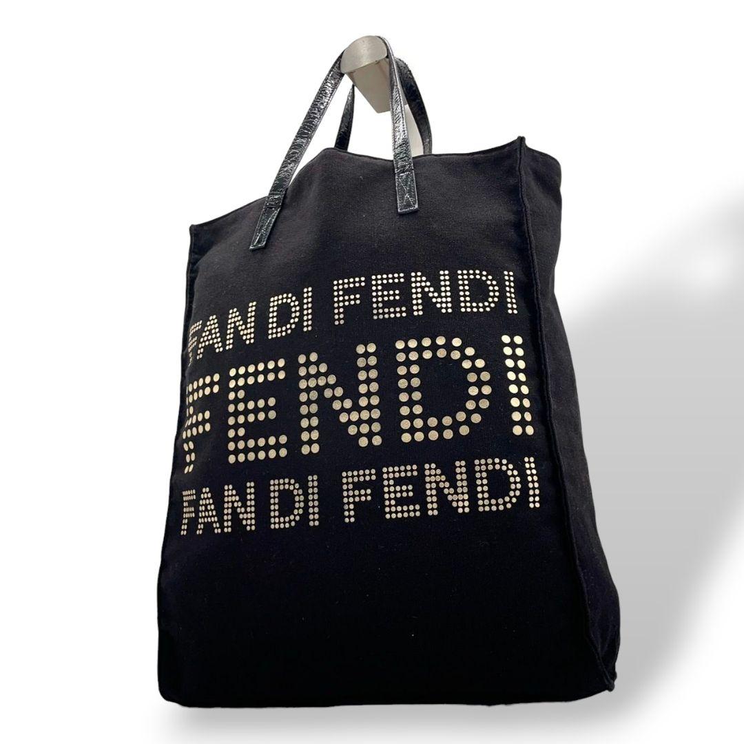 フェンディ FENDI トートバッグ デカロゴ スタッズ ワンショルダー ブラック 黒 キャンバス レザー A4収納可 肩掛け可 ハンドバッグ 本革 ヴィンテージ T1
