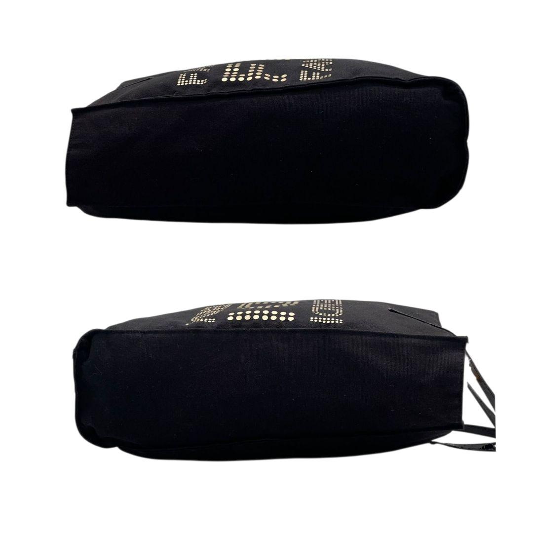 フェンディ FENDI トートバッグ デカロゴ スタッズ ワンショルダー ブラック 黒 キャンバス レザー A4収納可 肩掛け可 ハンドバッグ 本革 ヴィンテージ T1