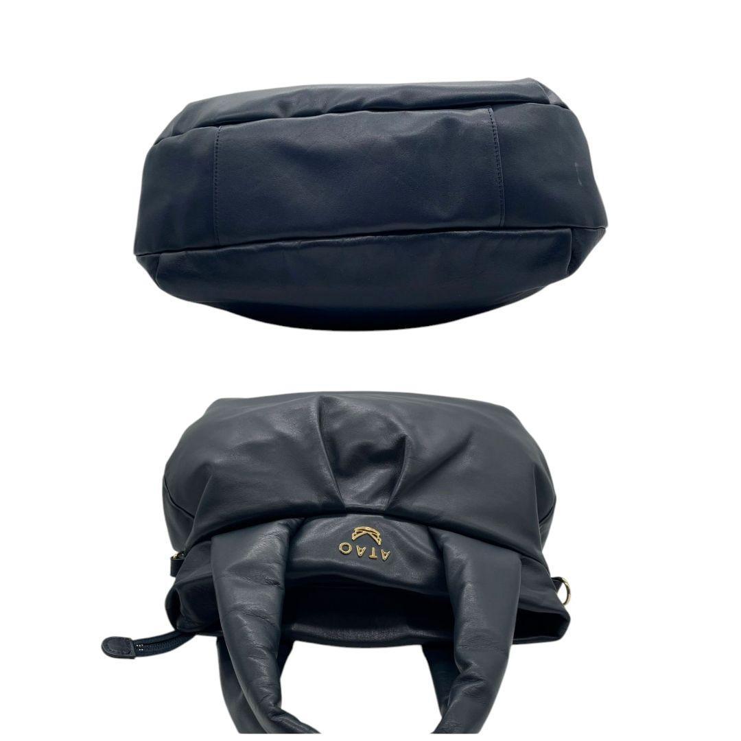 アタオ ハンドバッグ 2way 紺 エミュ レザー ギャザー A4収納 斜め掛け可 ゴールド金具 ロゴプレート 自立可 ATAO ショルダーバッグ トートバッグ